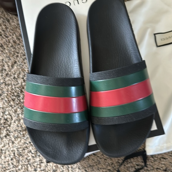 Gently used mens NERO sandal size 10 - Picture 4 of 5